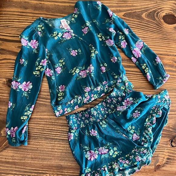 Justice Set - Picture 1 of 6